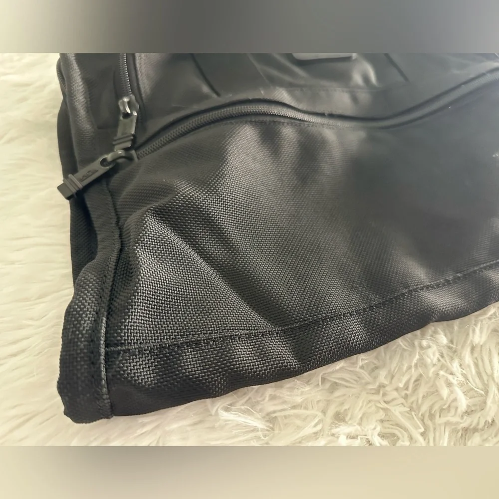 TUMI Black Nylon Messenger‎ Briefcase Business Bag